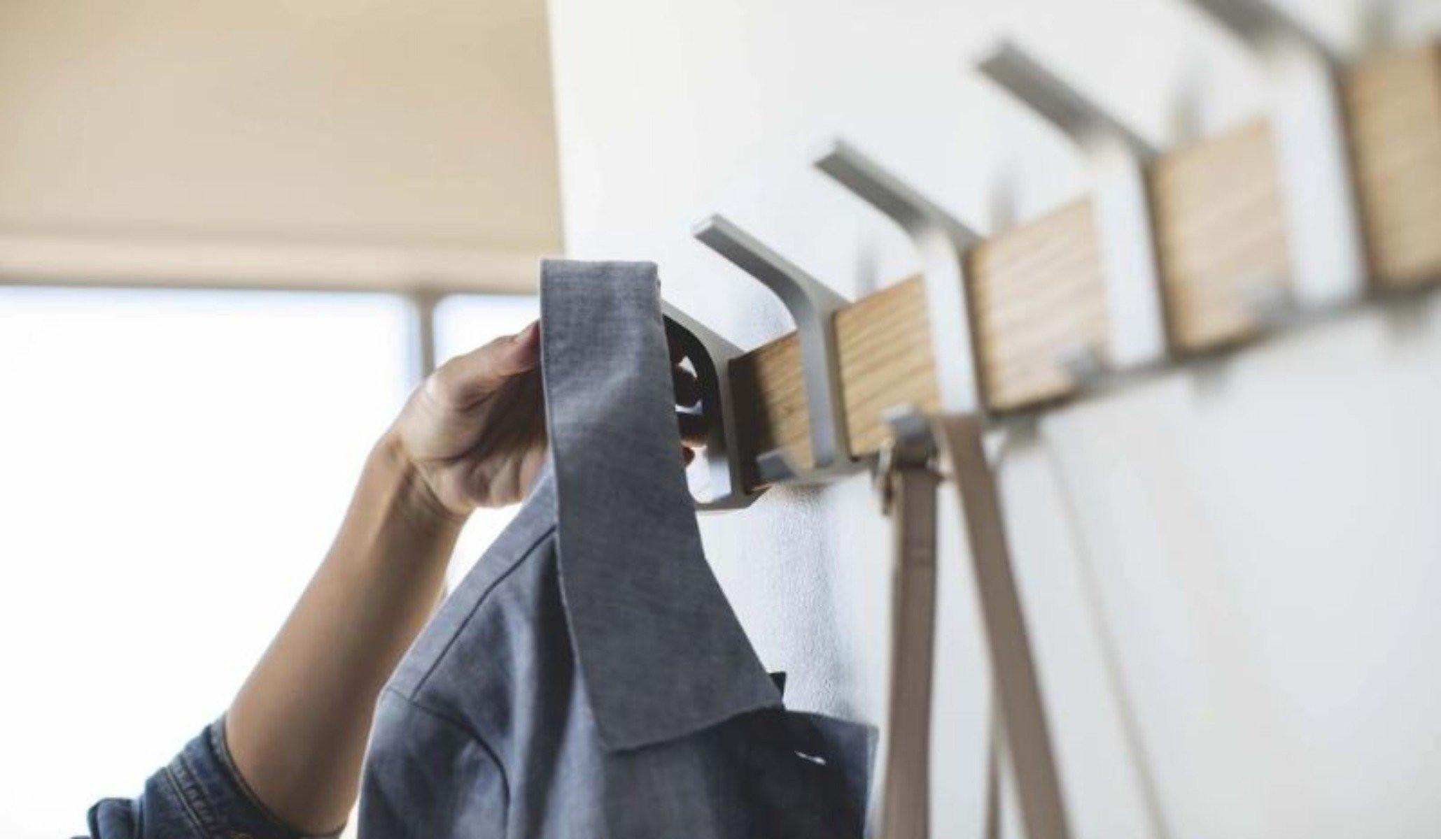 Yamazaki Wandgarderobe mit 5 Haken aus Esche  