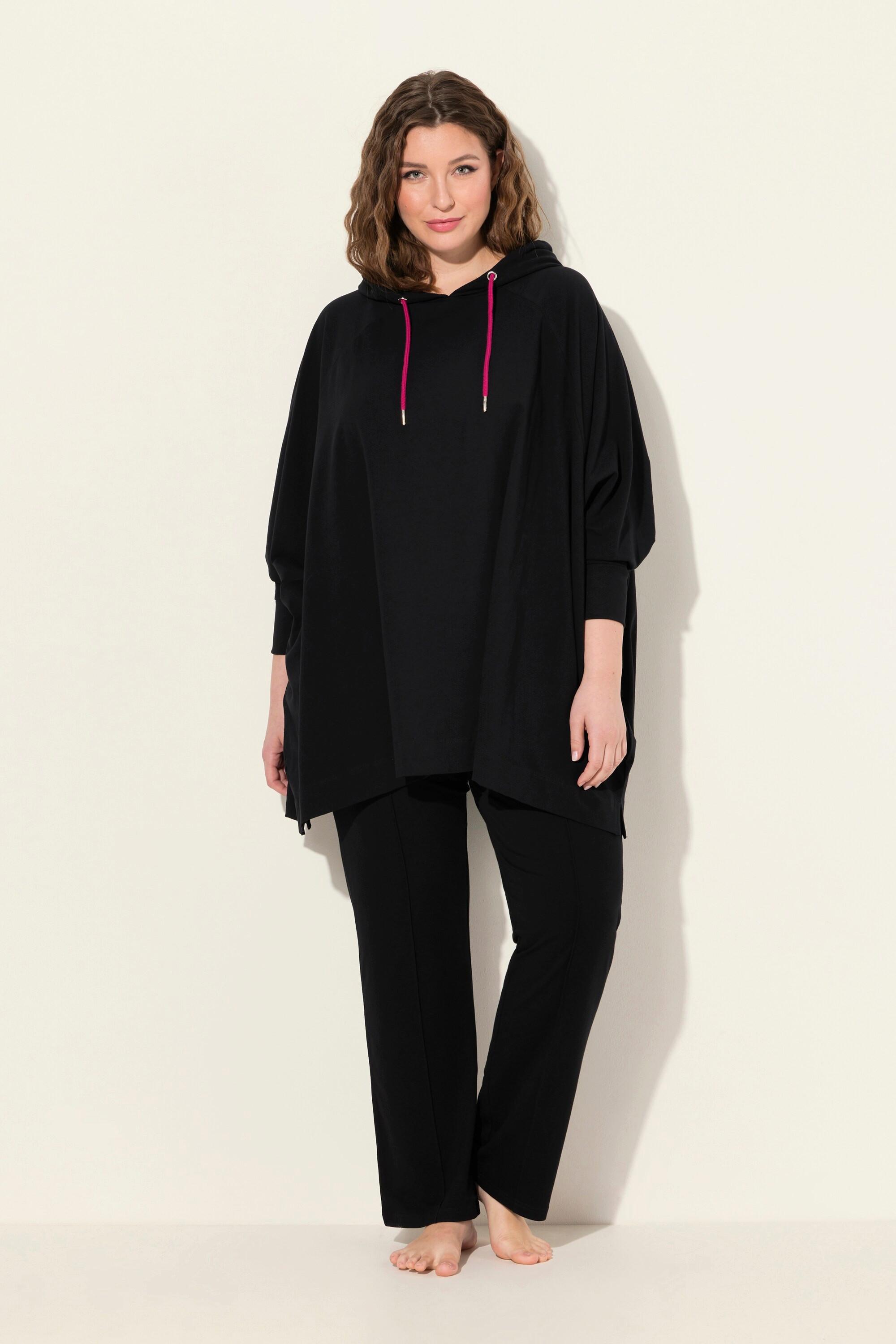 Ulla Popken  Poncho loungewear dal taglio oversize con cappuccio e maniche lunghe nero 3+ 833728100-3+ 