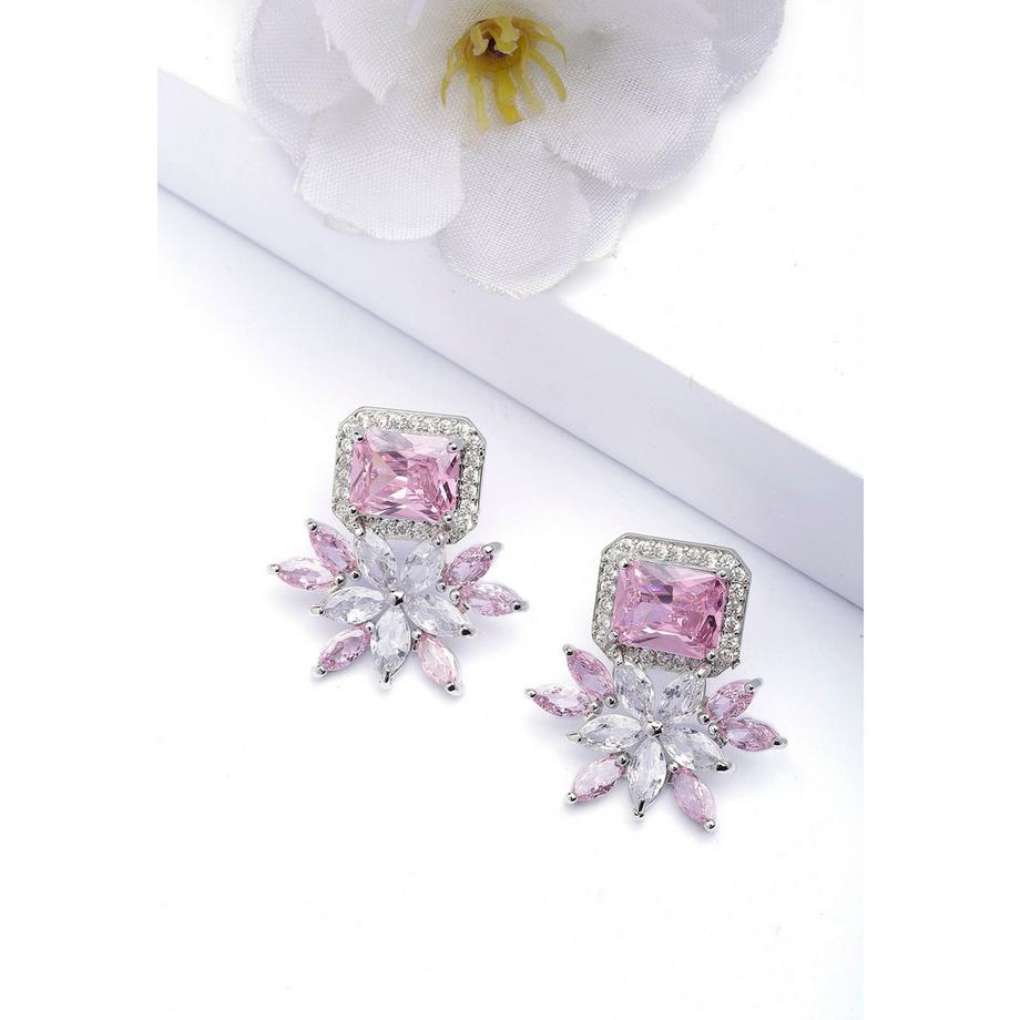 AVANT-GARDE PARIS  Zarte Hellrosa Florale Steckerohrringe 