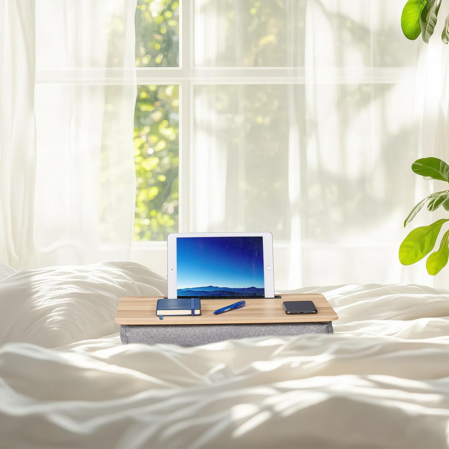 Northix Kissen für Laptop mit Handyhalterung  