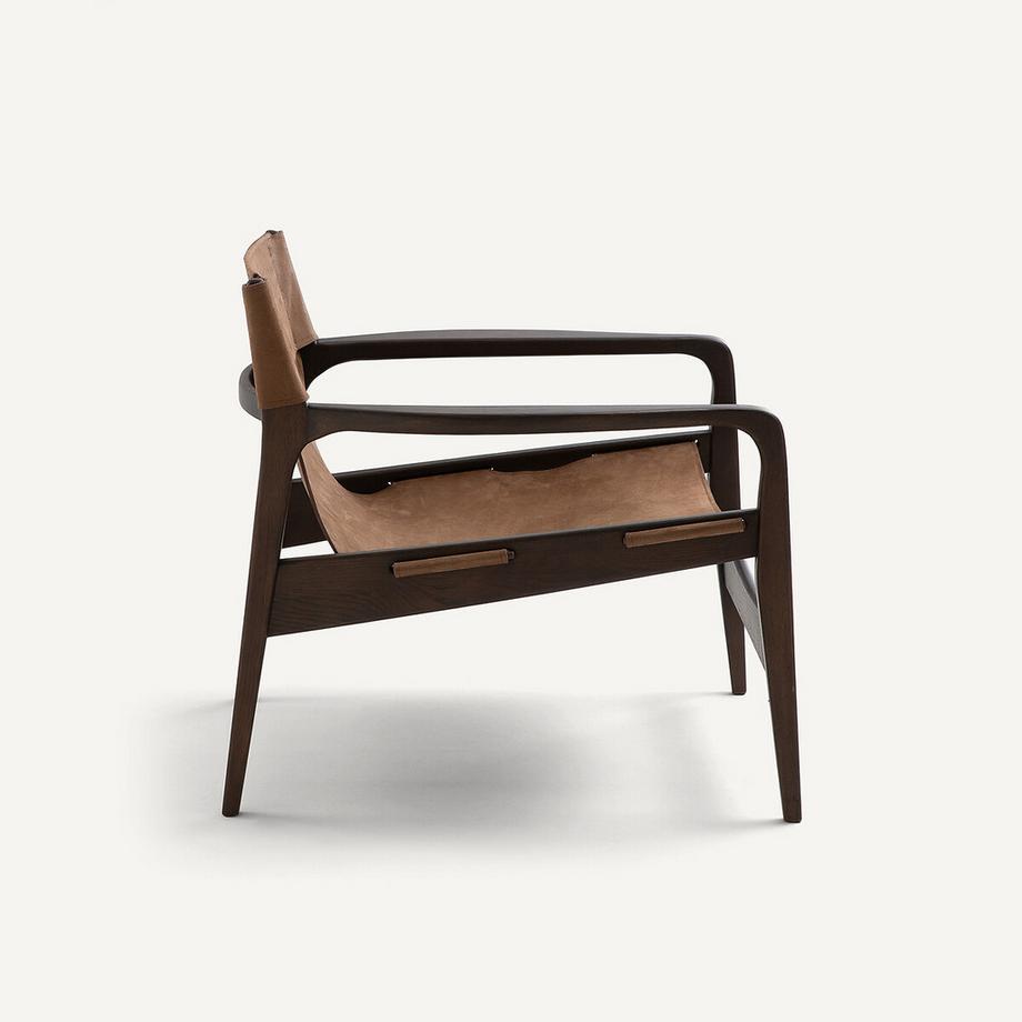 AM.PM Sessel aus gebeizter massiver Eiche und Leder  