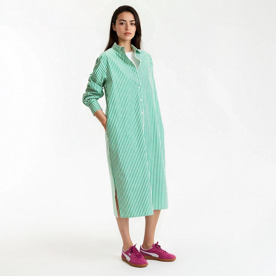 Gerade geschnittenes Kleid in Hemdblusenform