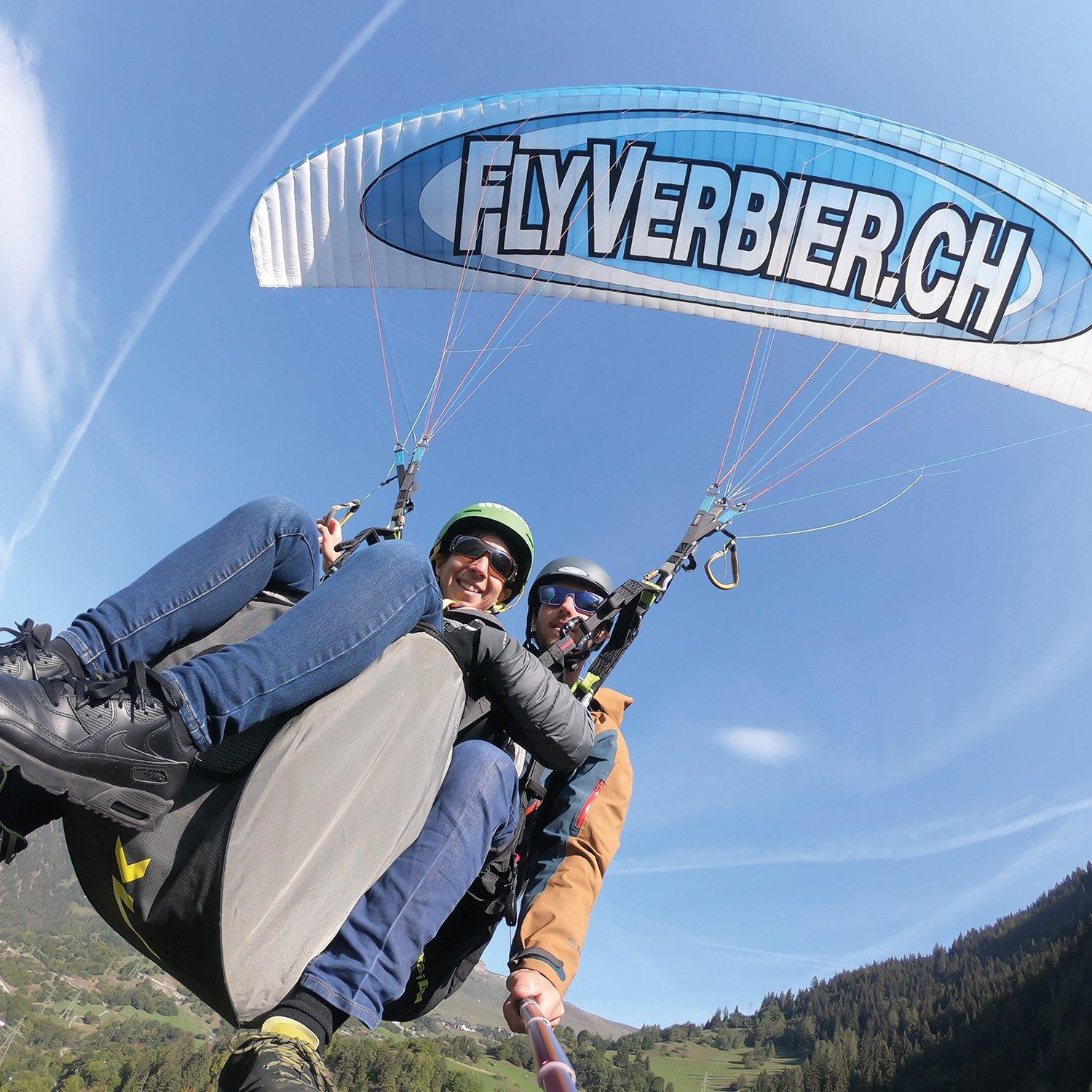 Smartbox  Suggestivo volo in parapendio tra i cieli di Verbier con foto e video ricordo inclusi - Cofanetto regalo 