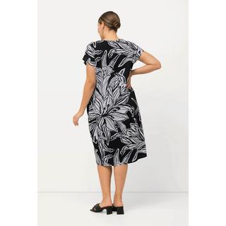 Ulla Popken  Robe mini oversized en jersey, imprimé à fleurs. Décolleté rond et manches courtes 