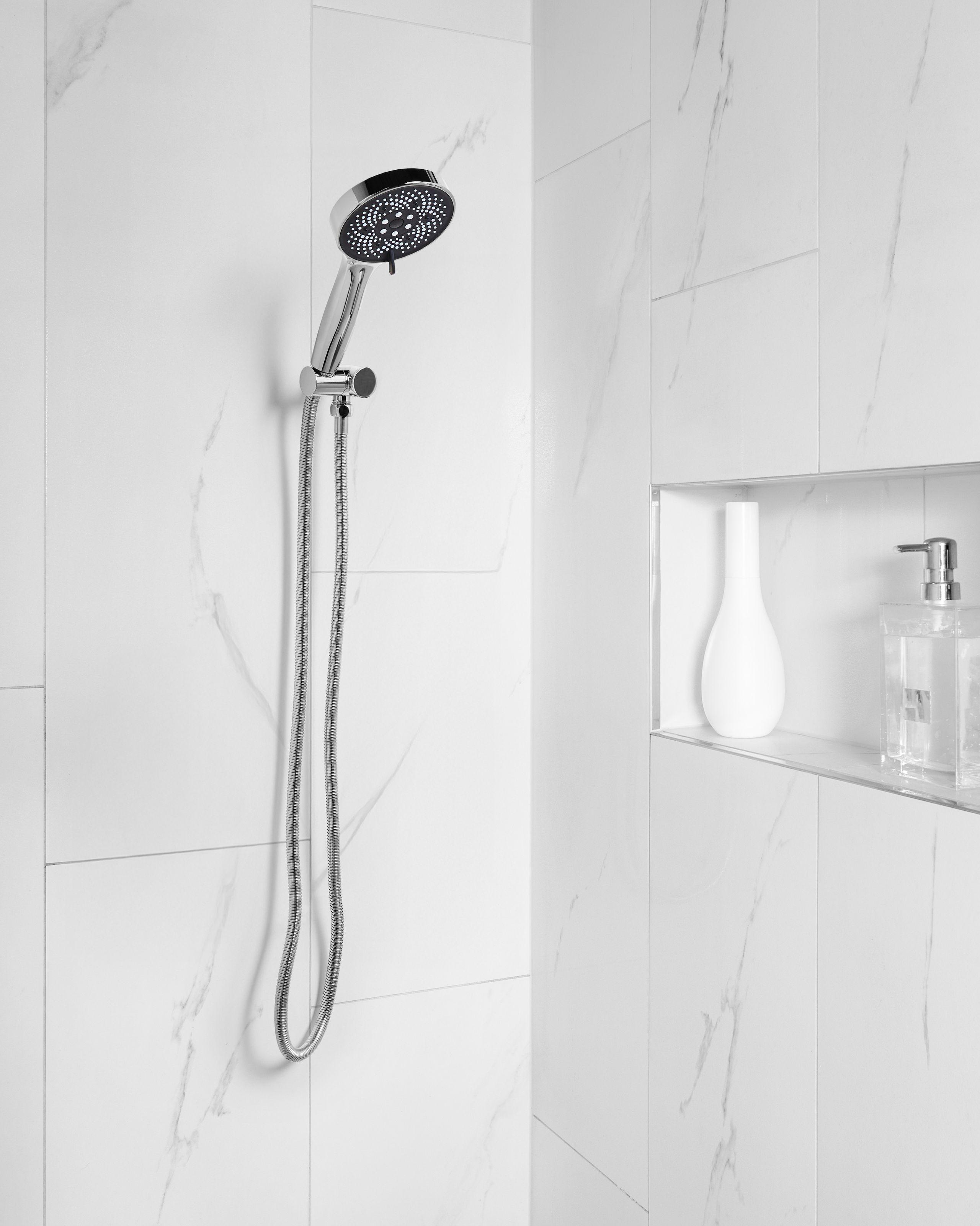 Beliani Duschkopf mit Schlauch aus ABS (robuster Kunststoff) Klassisch ICHMA  