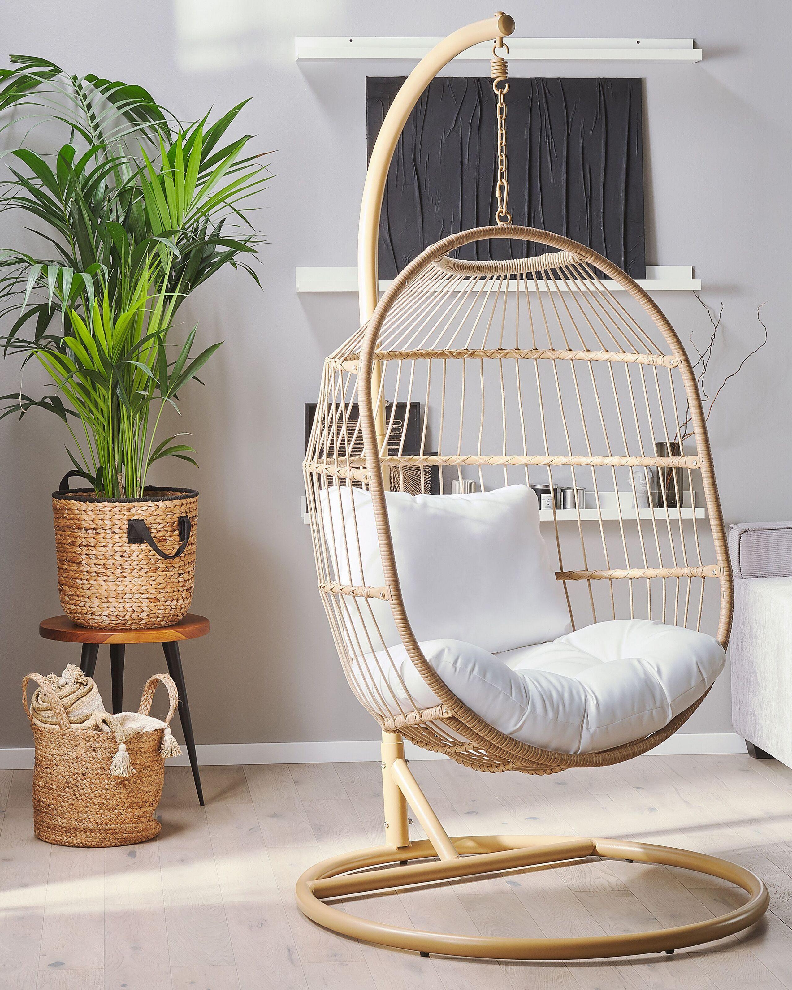 Beliani Hängesessel mit Gestell aus PE Rattan Boho ALBA  