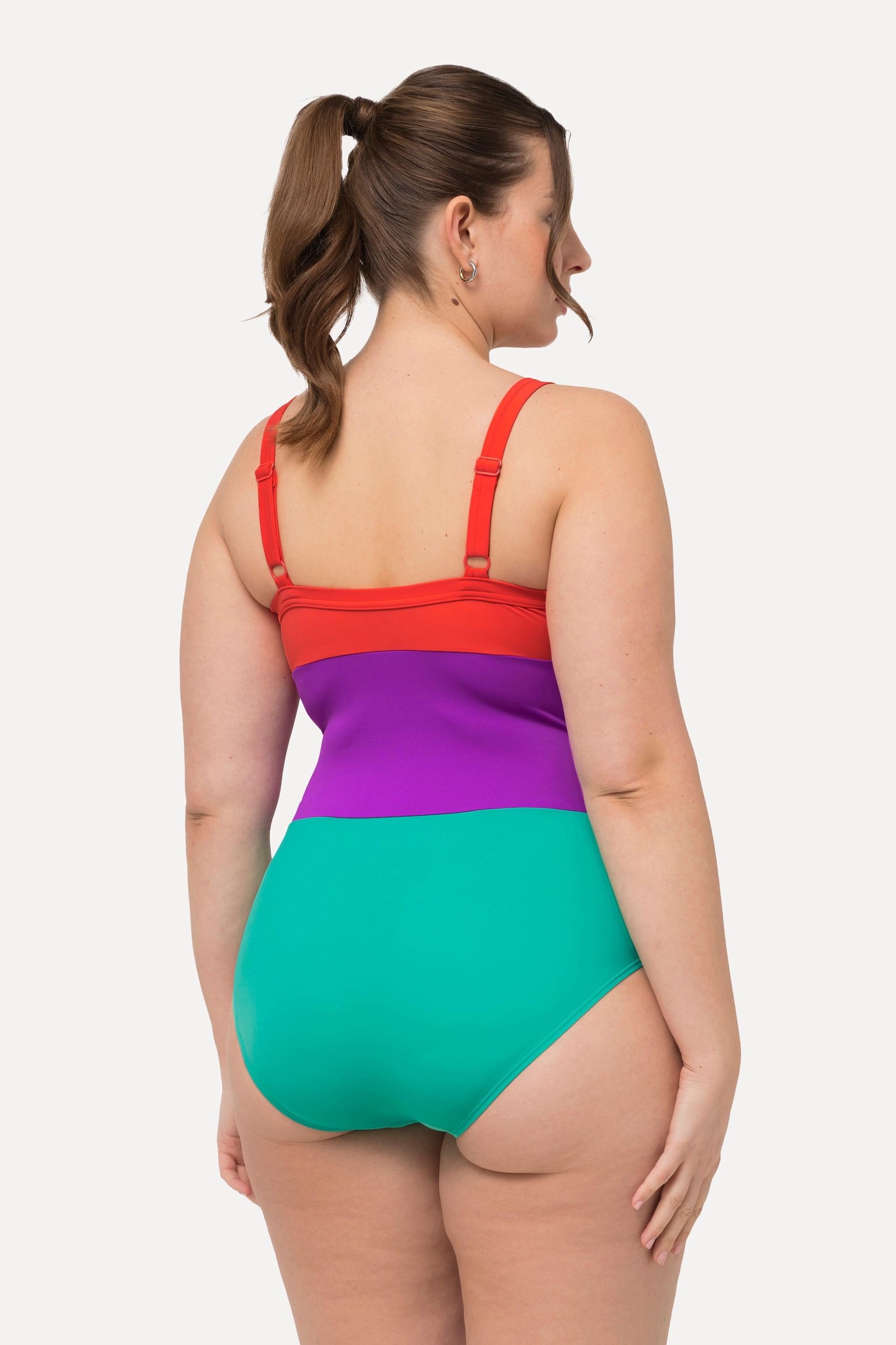 Ulla Popken  Maillot de bain esprit colour block, bonnets souples. Matière recyclée et découpes. 