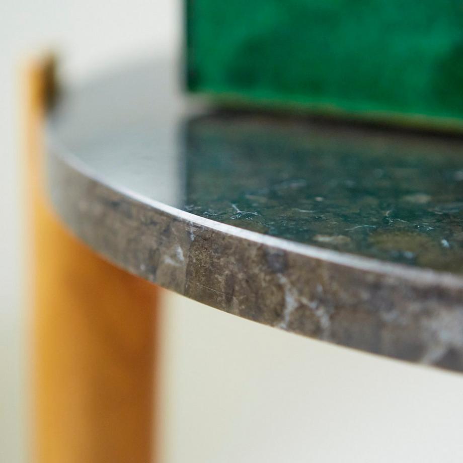 Tikamoon Beistelltisch aus Teak und Marmor black Nestor  