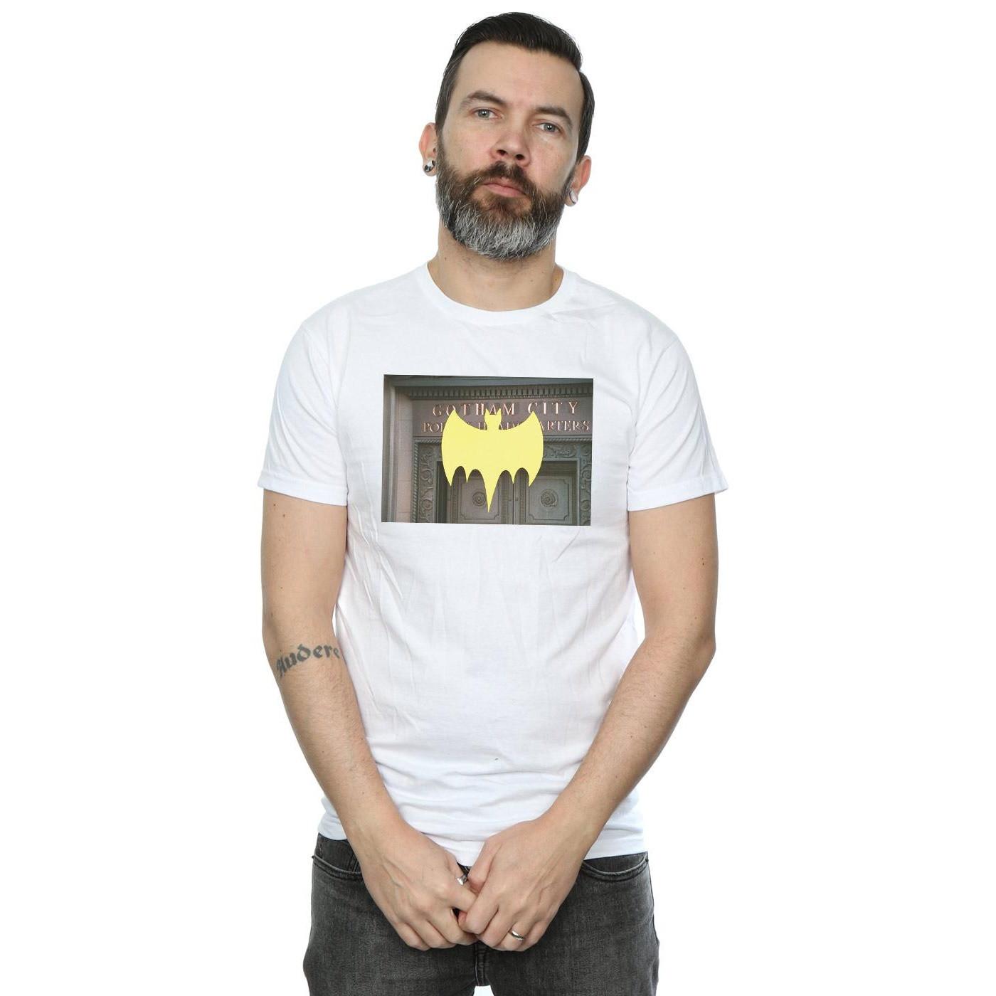 DC COMICS  Batman TV Series Gotham City TShirt 