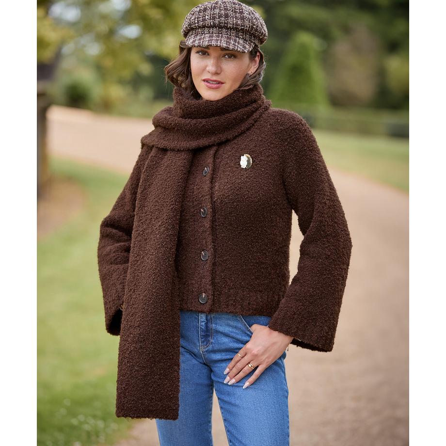 Joe Browns Winter Walks kuschelige Strickjacke mit Schal  