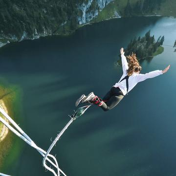 Bungee Jumping Stockhorn aus 134 Metern (für 1 Person)