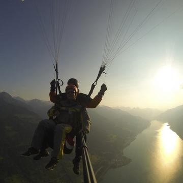 Gleitschirmflug "Sonnenuntergang" Walensee (für 1 Person)