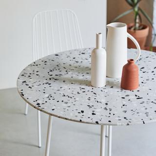 Tikamoon Table ronde en terrazzo premium et métal white 4 pers. Elio  