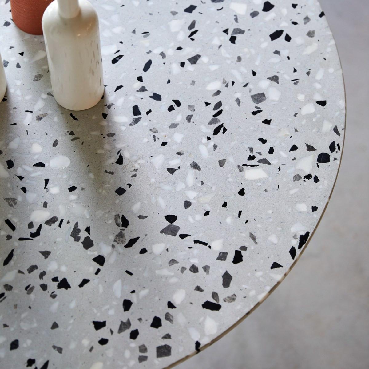 Tikamoon Tavolo rotondo terrazzo premium e metallo white 4 pers. Elio  