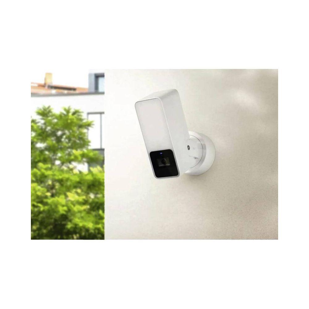 eve  Caméra extérieure avec projecteur Cam Smarte 