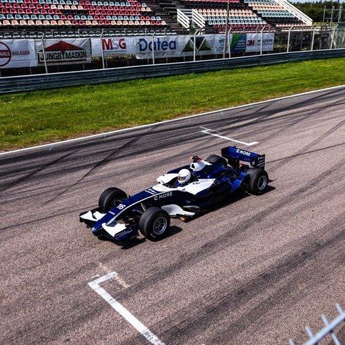 Image of Formel 1 Selber Fahren – 5 Runden (pour 1 Personne) Unisex