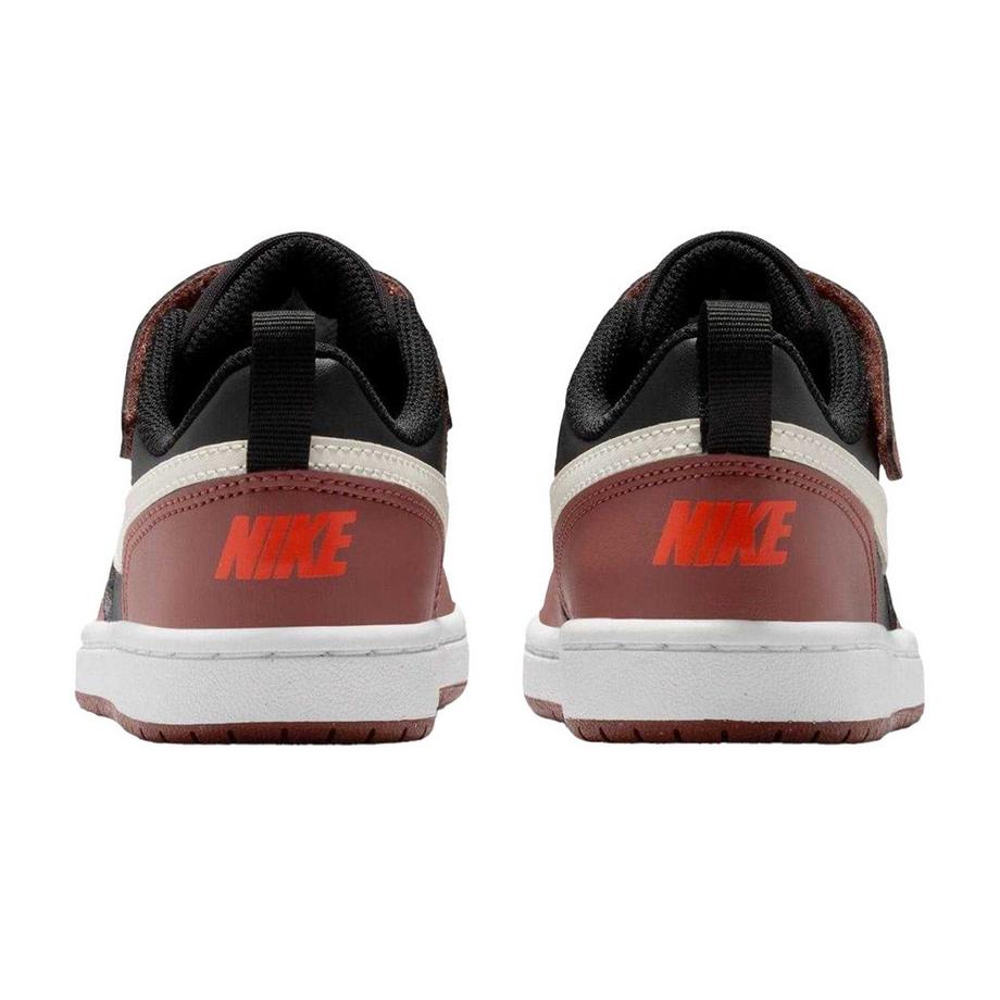 NIKE Baskets Court Borough avec Semelle Cup  