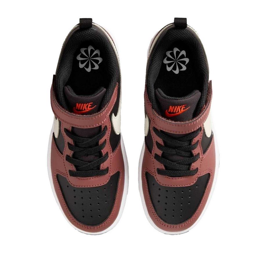 NIKE Baskets Court Borough avec Semelle Cup  