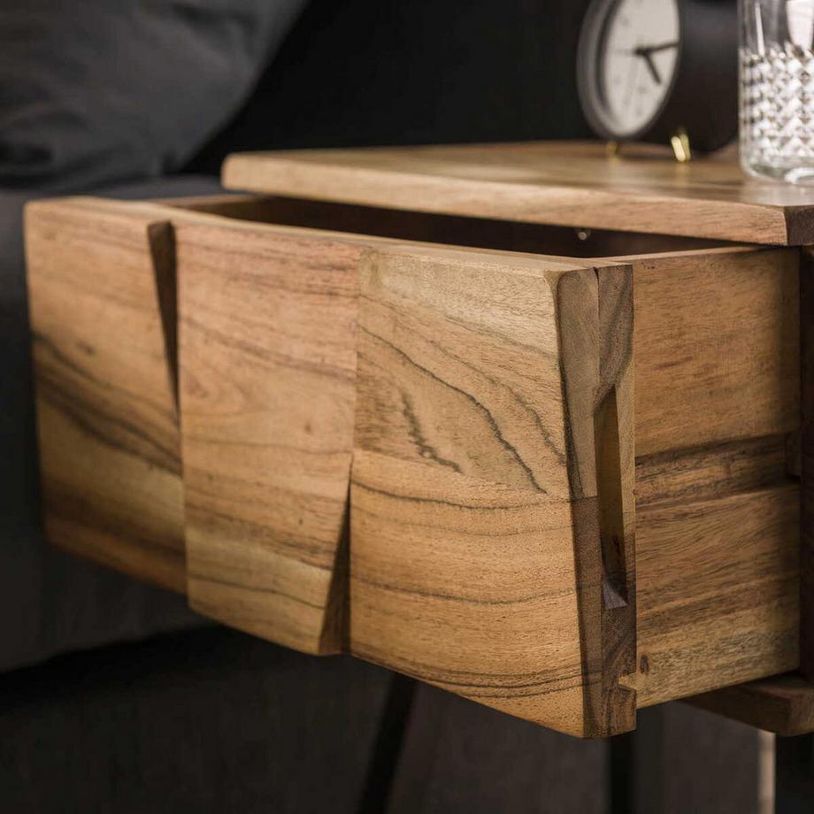 mutoni Comodino Demn  