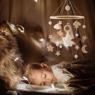 Activity-board  Baby-Mobile aus Holz mit Filzkugeln und Wolken-Ornament 