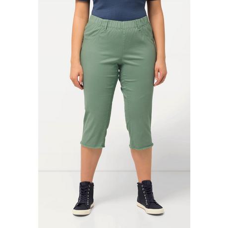 Ulla Popken  Pantaloni Capri a 7/8 modello Sienna in tessuto elasticizzato con orli sfrangiati e taglio della gamba aderente 