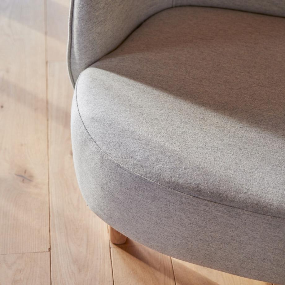 Tikamoon Fauteuil en chêne massif et tissu gris Hoya  