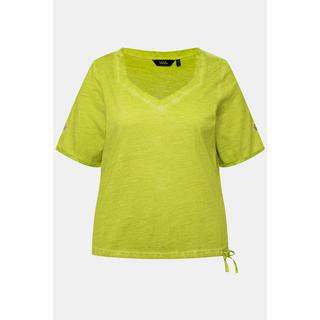 Ulla Popken  T-shirt con stella metallica, fascia, scollo a cuore e mezze maniche 