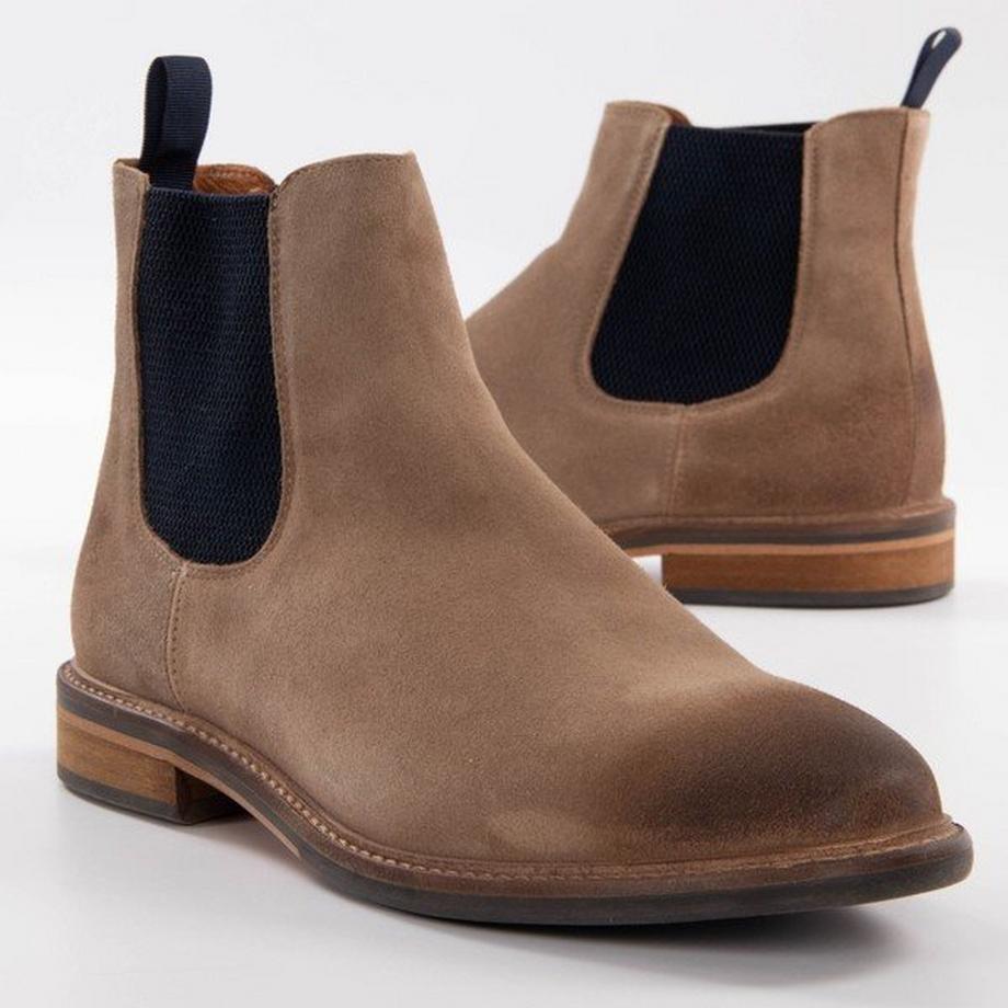 SCHMOOVE  Pilot chelsea 