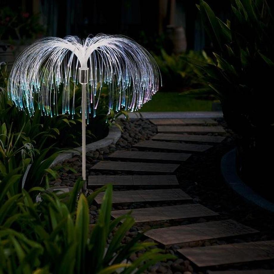 Out of the blue  Gartenbeleuchtung, magischer Brunnen – solarbetrieben 