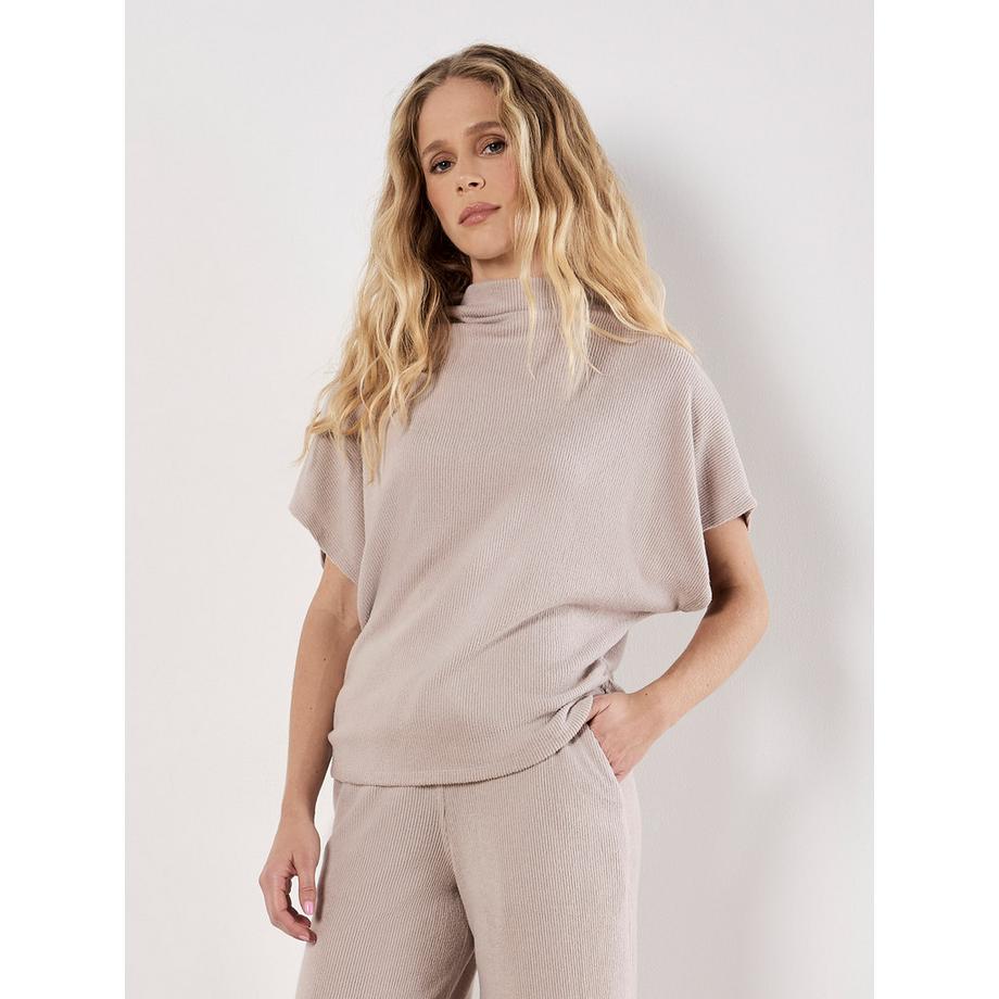 Weiches Strickoberteil mit geraffter Seite
