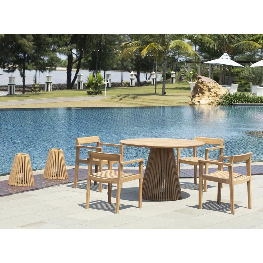 Vente-unique Salle à manger de jardin en teck : 1 table + 4 fauteuils - Naturel clair - TRIANI de MYLIA  