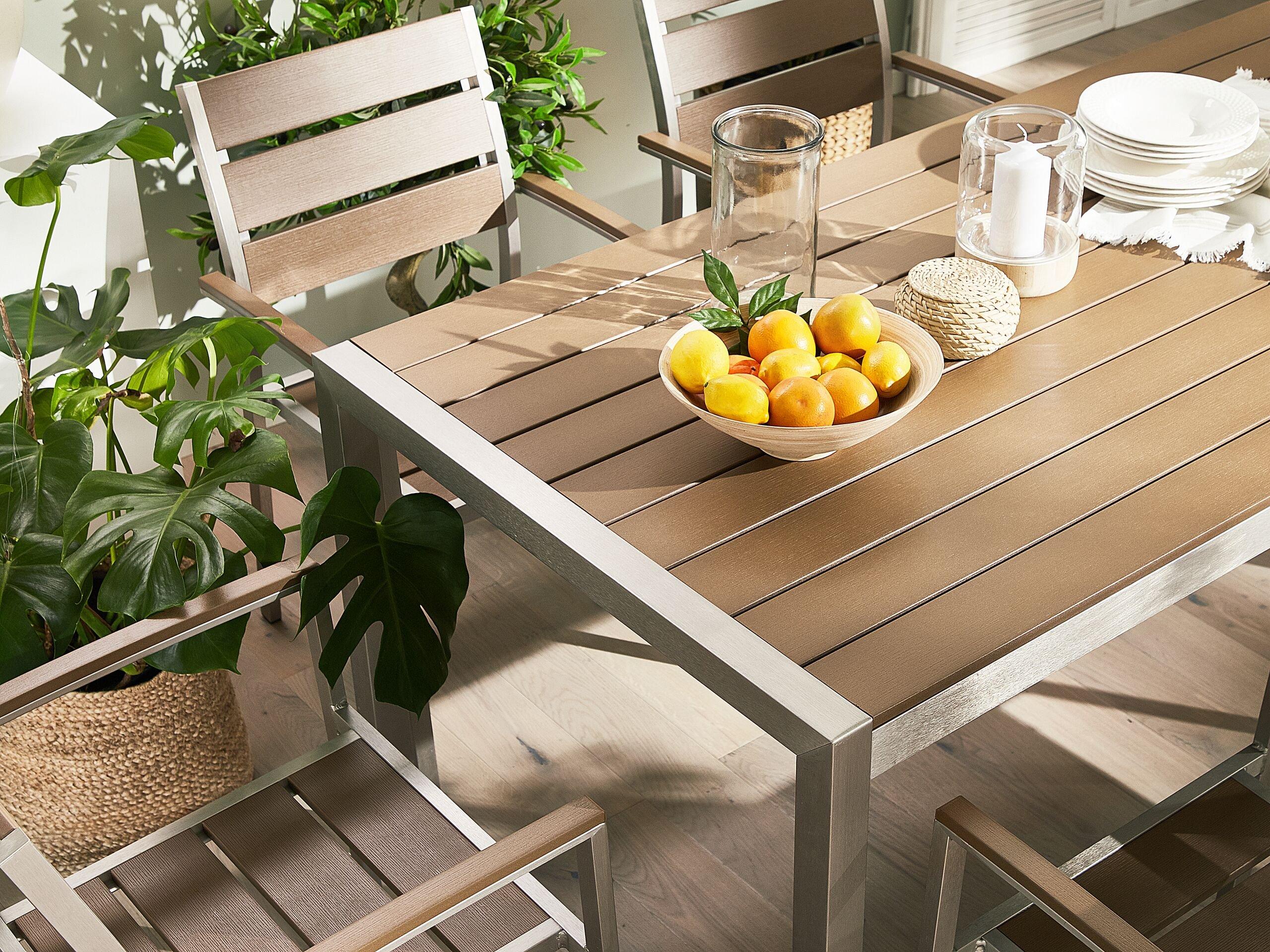 Beliani Table de salle à manger de jardin en Bois synthétique Industriel VERNIO  