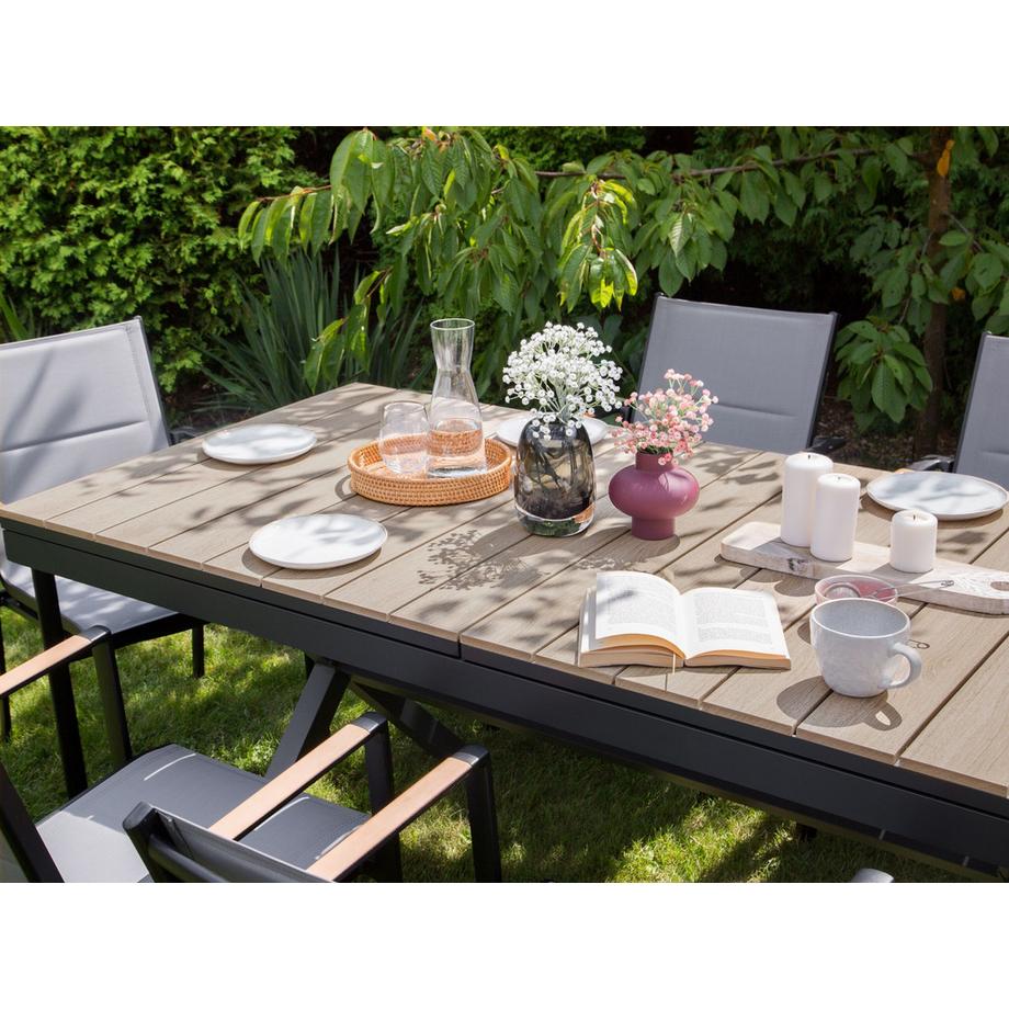 Beliani Table de salle à manger de jardin extensible en Bois synthétique Industriel FANES  