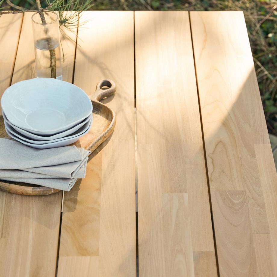 Tikamoon Gartentisch Noah aus massivem Teakholz  