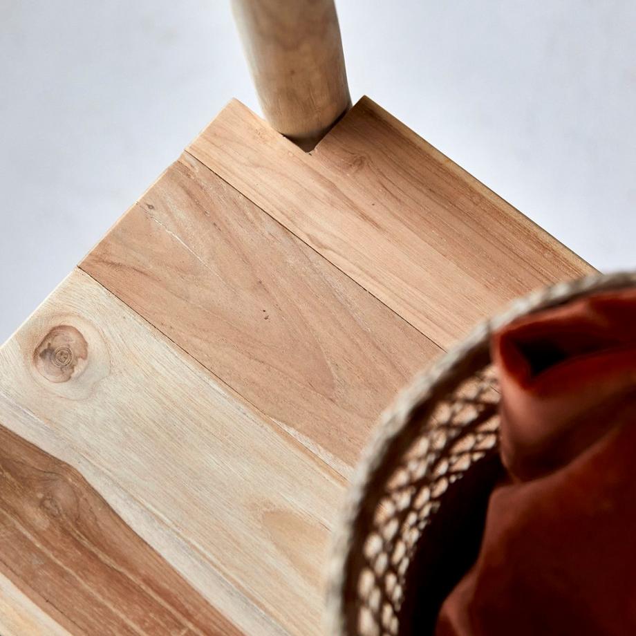 Tikamoon Kleiderablage aus massivem Teakholz Kilim  