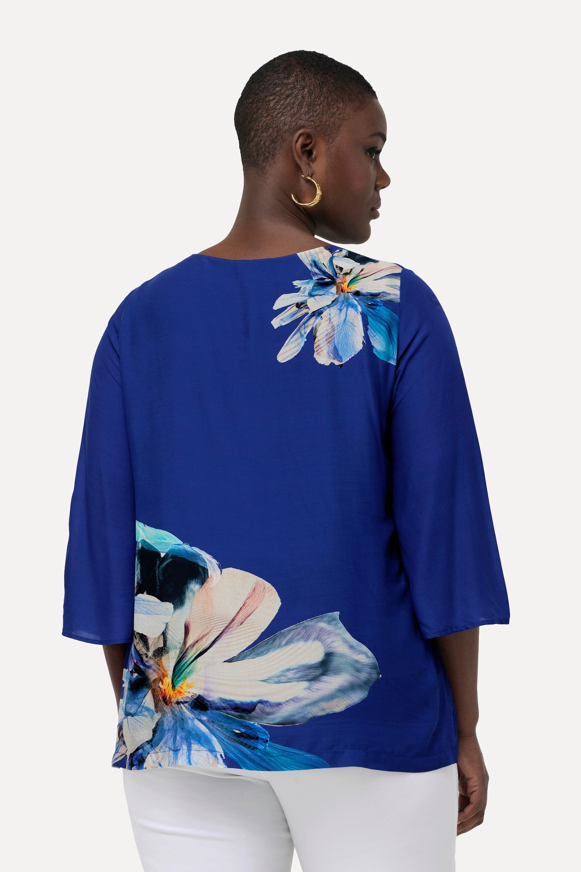 Ulla Popken  Blusa dal taglio oversize con fiori, scollo a V e maniche svasate a 3/4 