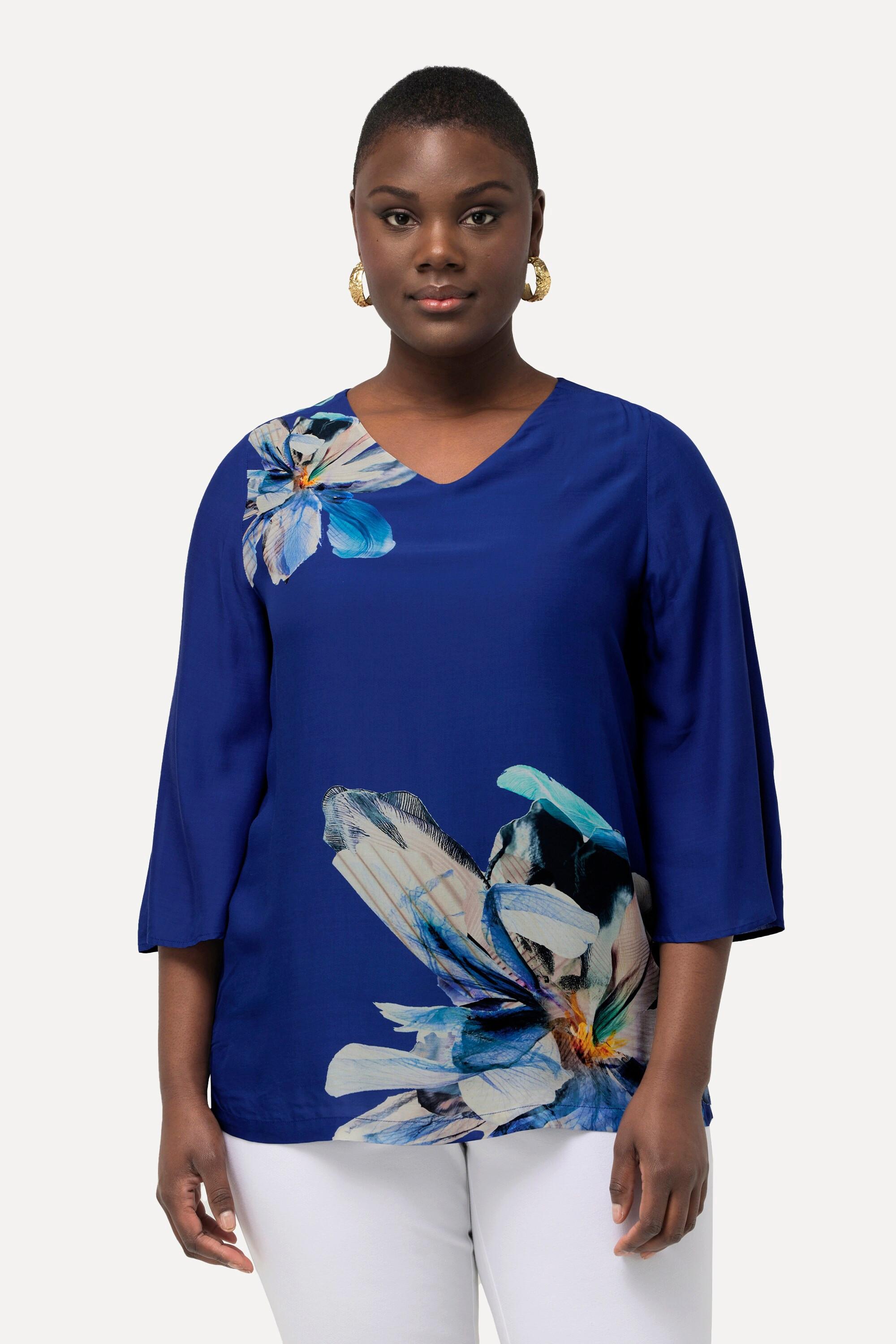 Ulla Popken  Blusa dal taglio oversize con fiori, scollo a V e maniche svasate a 3/4 