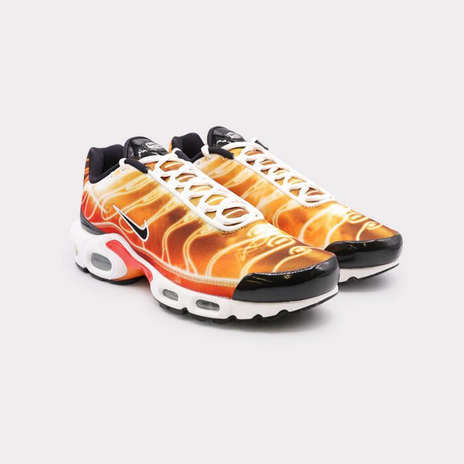 NIKE Air Max Plus White Red Gradient Sneakers  
