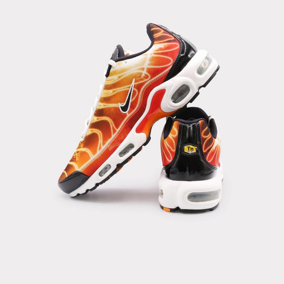 NIKE Air Max Plus White Red Gradient Sneakers  