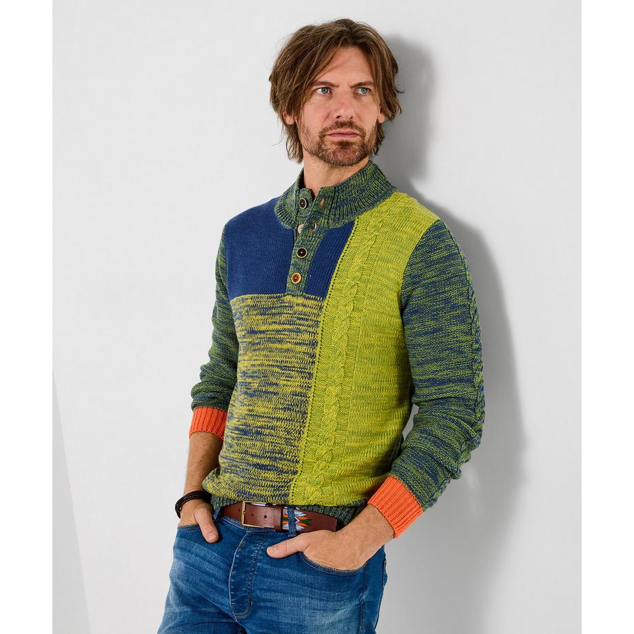 Strickpullover mit Trichterhals und Kontrastfarben