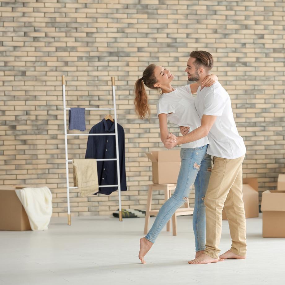 B2X Scaletta appendiabiti bianca  