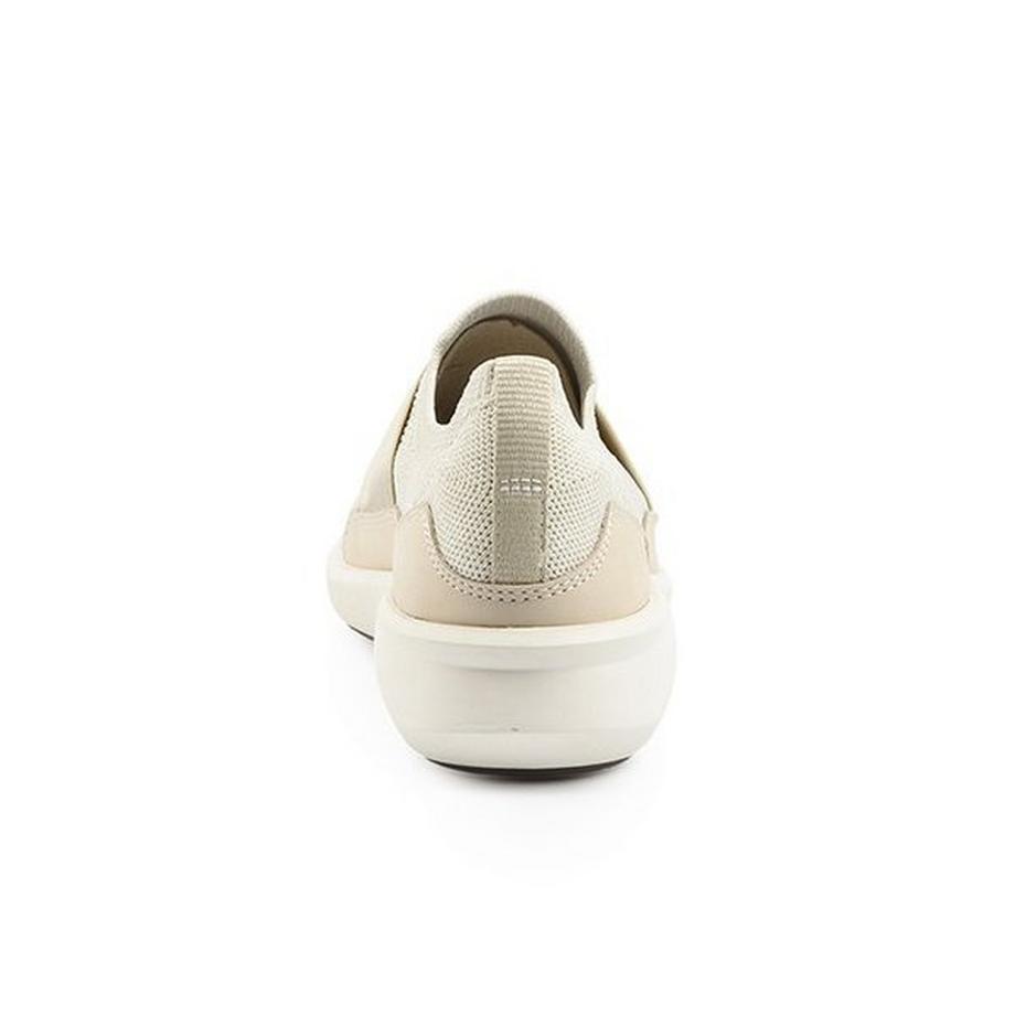 Clarks Un Rio Knit Slip-On Sneakers  
