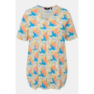 Ulla Popken  T-shirt dal taglio svasato con pieghe decorative, scollo a V e mezze maniche 