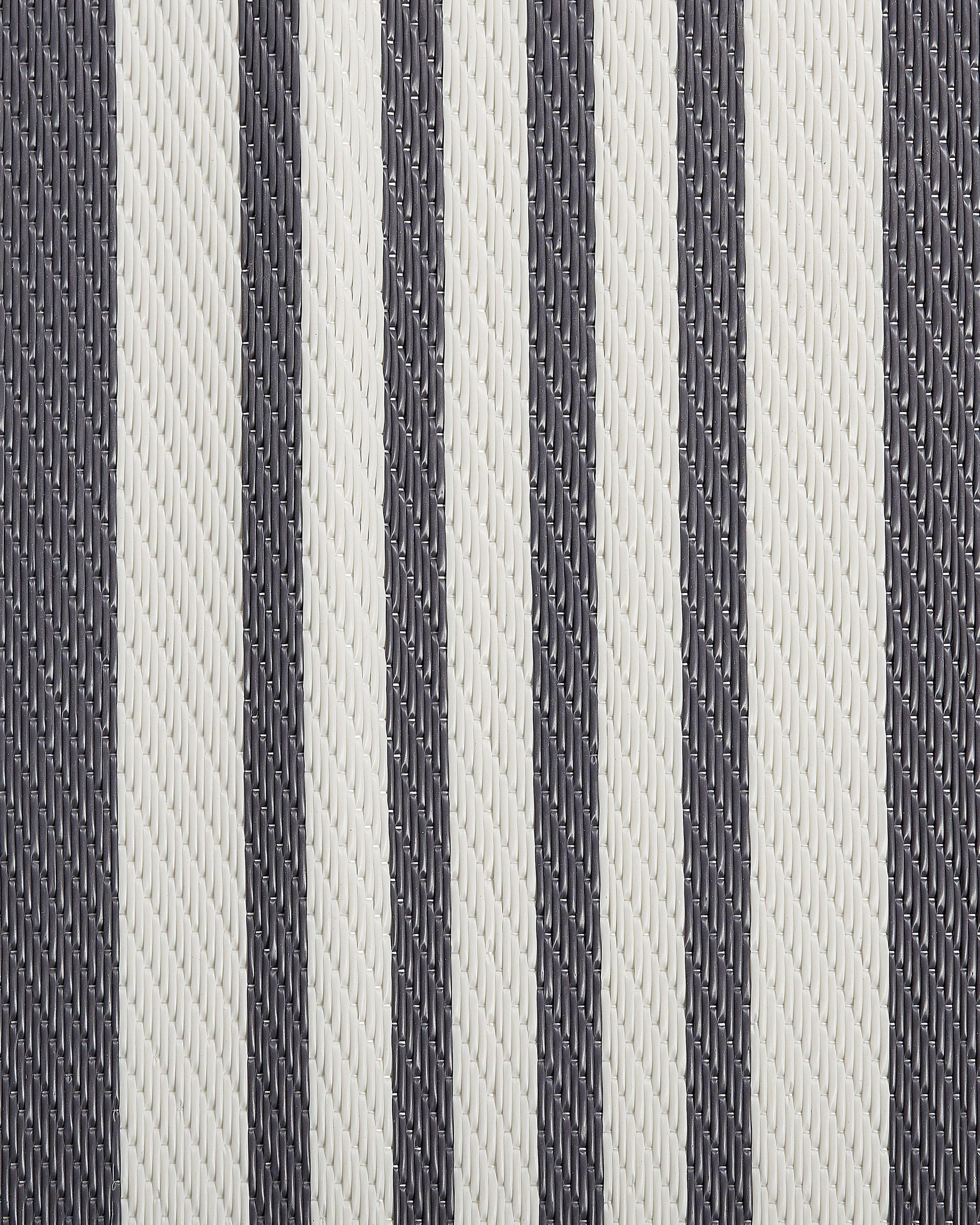 Beliani Outdoorteppich aus Polypropylen Klassisch DELHI  