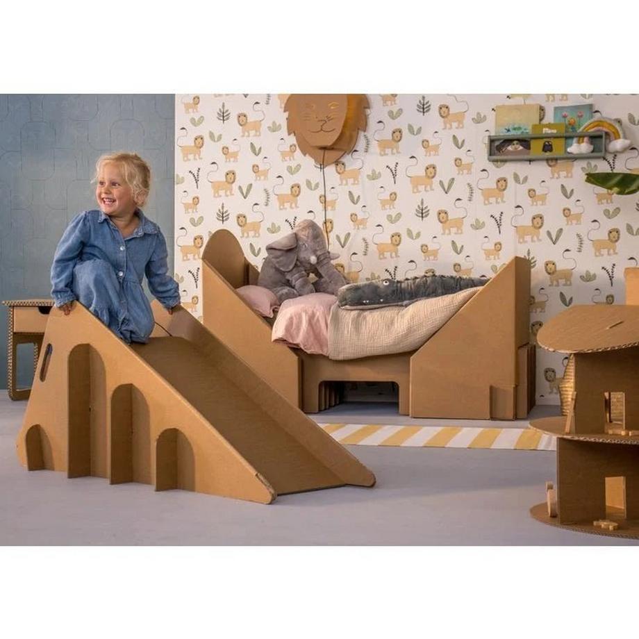 BINS AND BOXES  Toboggan pour petits enfants en carton 