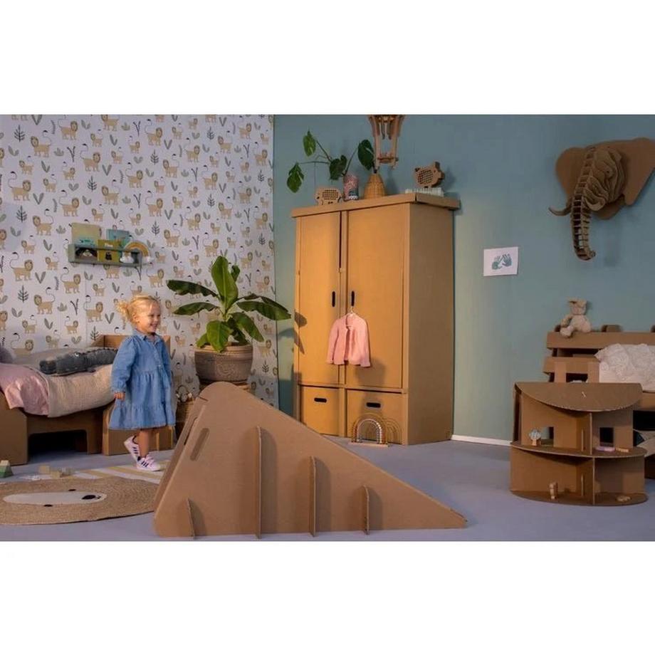 BINS AND BOXES  Toboggan pour petits enfants en carton 