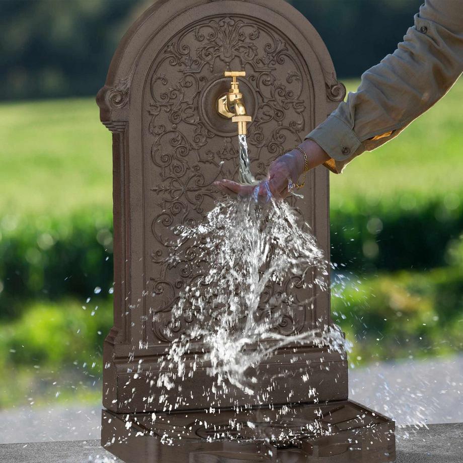 B2X  Antiker Brunnen 