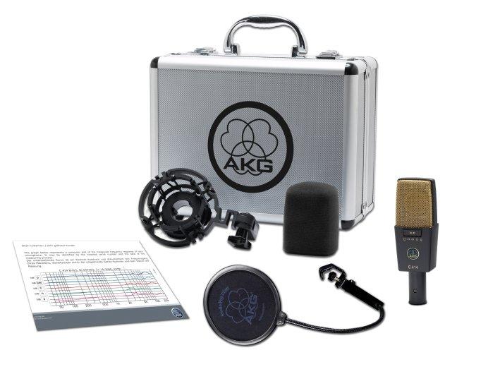 AKG  AKG 