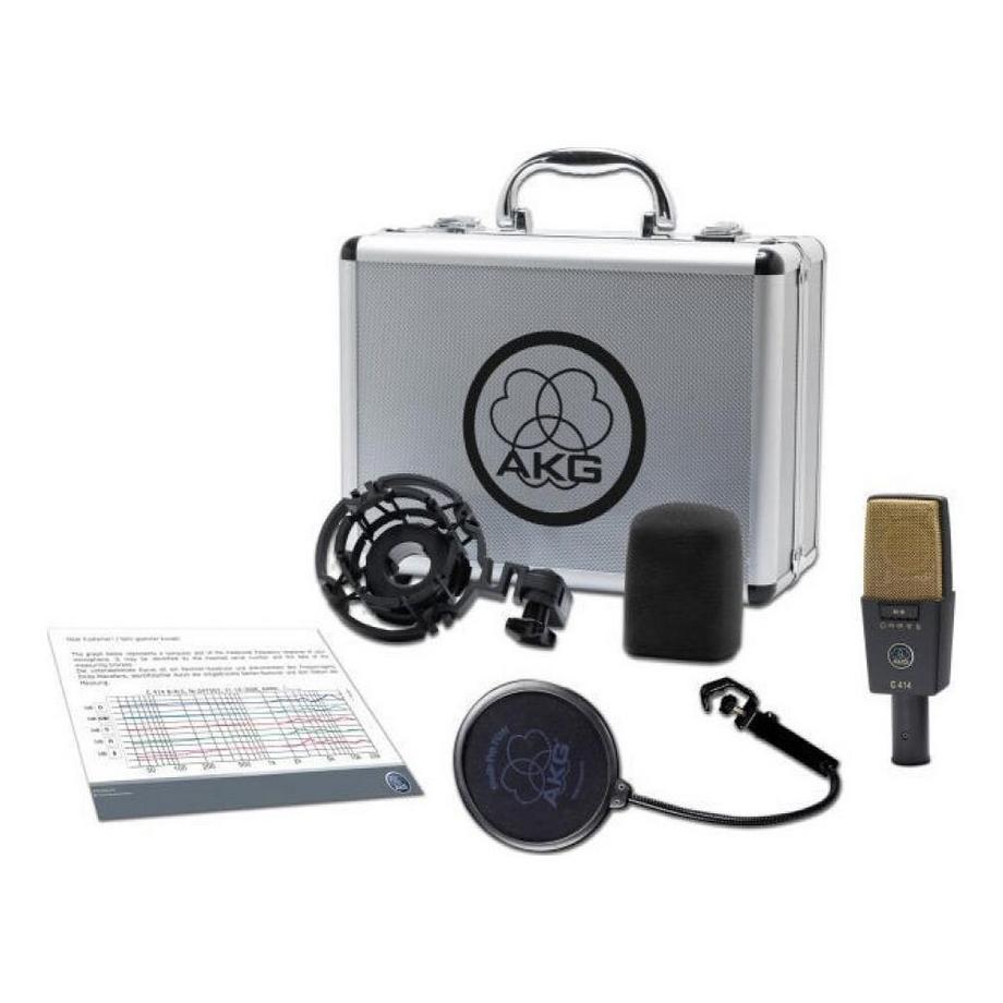 AKG  AKG 