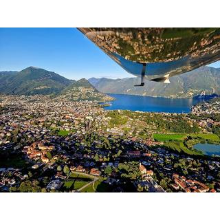 Smartbox  Emozionante volo in quadriposto Tecnam per 3 sui magnifici laghi del Ticino - Cofanetto regalo 